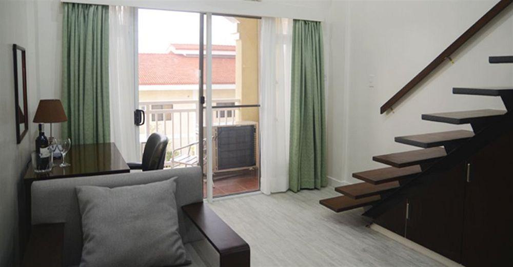 Subic Coco Hotel Олонгапо Екстериор снимка