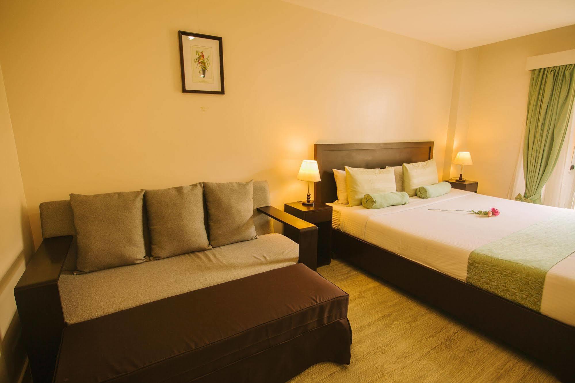 Subic Coco Hotel Олонгапо Екстериор снимка