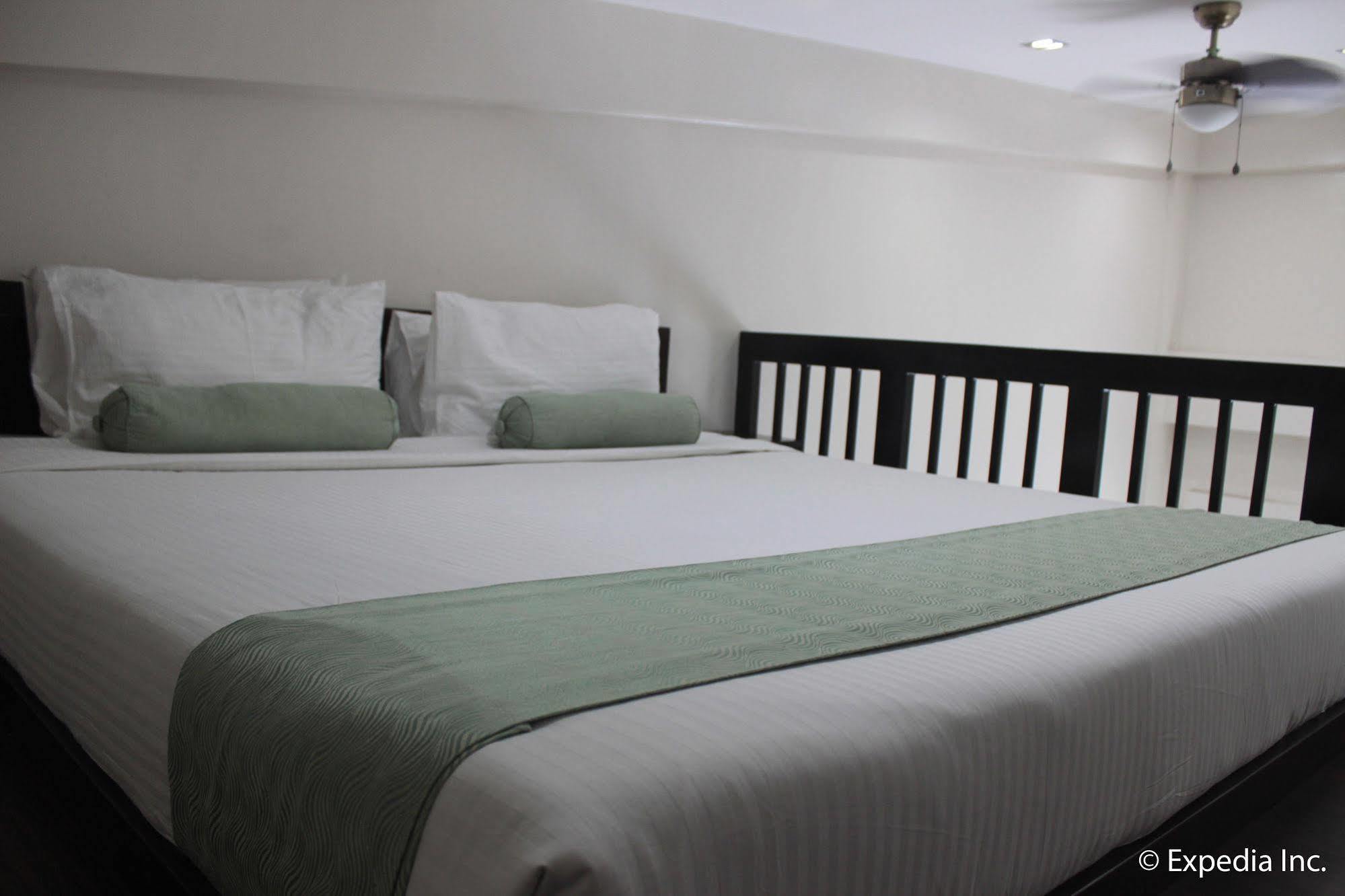Subic Coco Hotel Олонгапо Екстериор снимка