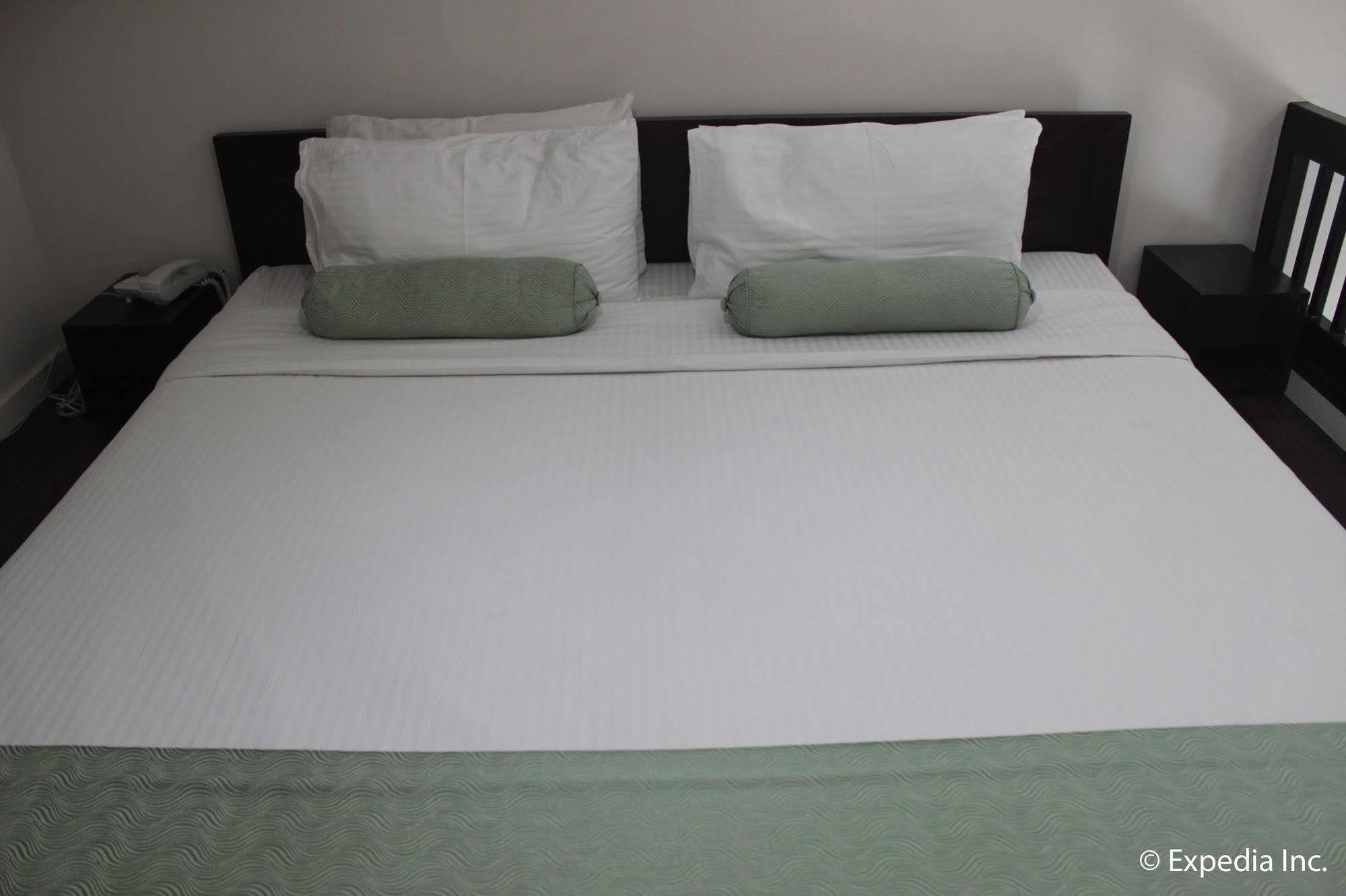 Subic Coco Hotel Олонгапо Екстериор снимка