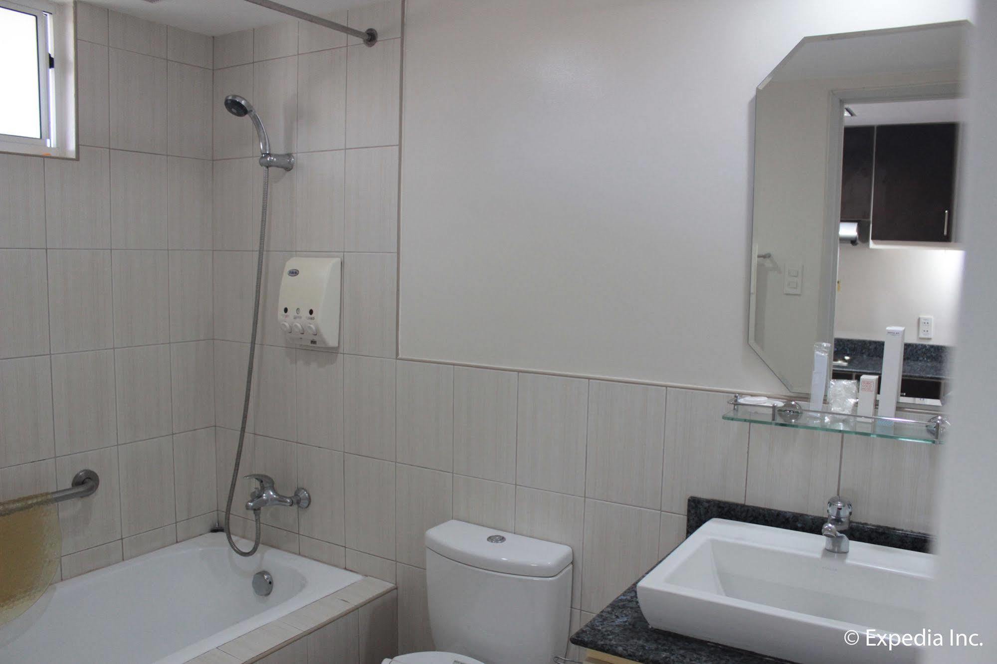 Subic Coco Hotel Олонгапо Екстериор снимка