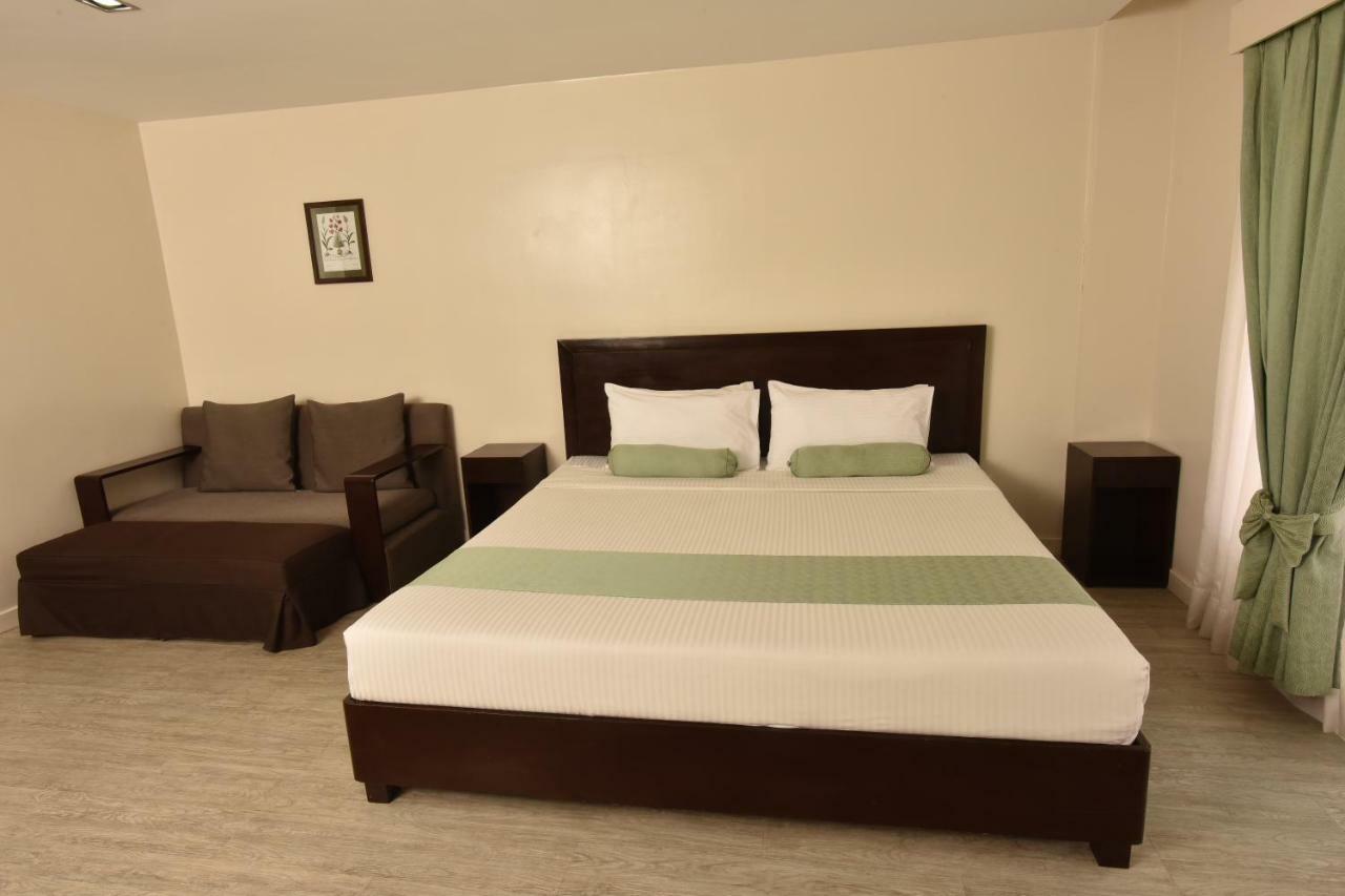 Subic Coco Hotel Олонгапо Екстериор снимка